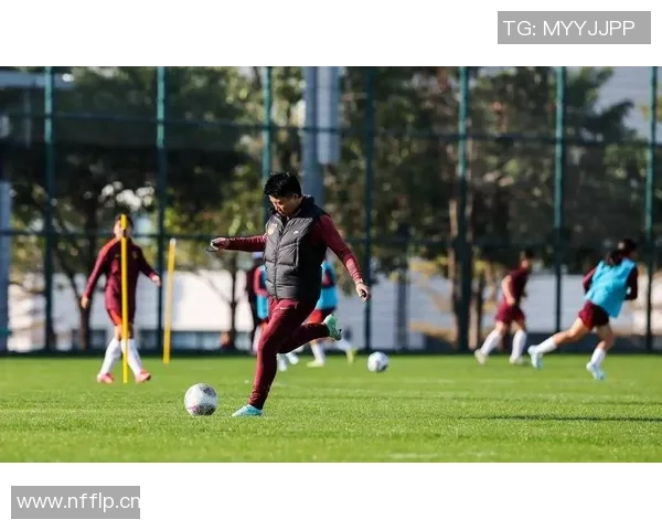 U16女足精英训练营深圳开营马晓旭娄佳惠加盟教练团队助力年轻球员成长
